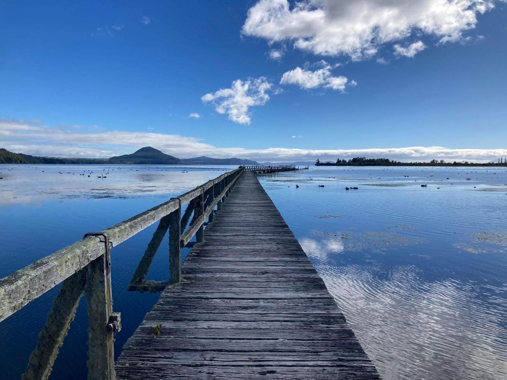 Whare&Geothermal Pool By Lake Taupo Turangi Esterno foto